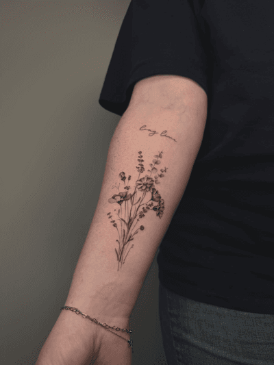 Review image by Vicki Newman for Lozz Tatts