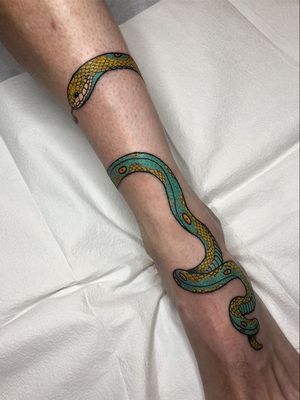 Foot tattoo by Sophie C'est Le Via #Sophiecestlavie #foottattoo #foottattoos #foot #feet #snake #reptile #color #illustrative #nature
