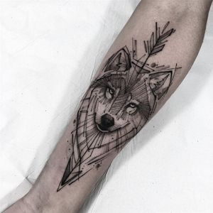 Wolf tattoo by Lucas Martinelli #LucasMartinelli #wolftattoo #wolftattoos #wolf #animal #nature #wolves #illustrative #linework #dotwork #illustrativewolftattoo #arrow #arrowtattoo #arm