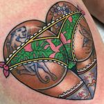 Heart tattoo by Guen Douglas #GuenDouglas #hearttatotos #hearttattoo #hearts #heart #love #panther #flower #floral #neotraditional #color #leg #bum #pinup