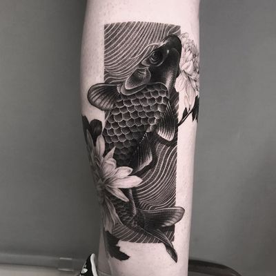 Koi tattoo by Chiu Kai #ChiuKai #tattooideas #tattooidea #tattooinspiration #tattoodesign #tattoodesignidea #tattooinspo #koi #blackandgrey #neojapanese #japanesetattoo #fish #lotus #flowers #floral #leg
