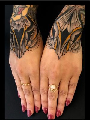 Ornamental tattoo by Rose Hardy #RoseHardy #tattooideas #tattooidea #tattooinspiration #tattoodesign #tattoodesignidea #tattooinspo #ornamental #handtattoo #linework #artnouveau #wristcuff #lace