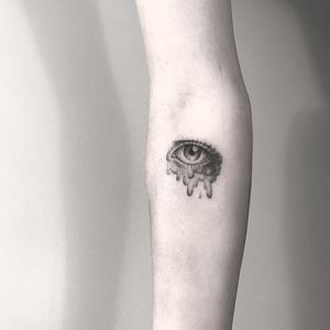 Handpoke tattoo by Sabrina Drescher #SabrinaDrescher #coverupsagainstabuse #coveruptattoos #coverup #tattoocommunity #tattooartist #handpoke #blackwork #dotwork #handpoketattoo #eye #tears #surreal