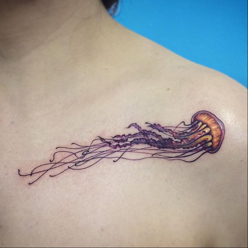 Jellyfish tattoo by Paix Le Tattooer #PaixLeTattooer #TattoodoApp #tattooartist #tattooart #tattooidea #inspiringtattoo #besttattoo #awesometattoo #shoulder #jellyfish #oceanlife #ocean #color #chest