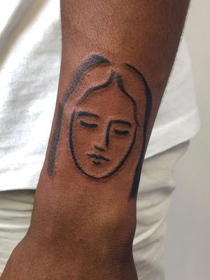 Illustrative tattoo by Jacqueline May #JacquelineMay #coverupsagainstabuse #coveruptattoos #coverup #tattoocommunity #tattooartist #blackwork #illustrative #brushstroke #portrait #ladyhead #arm