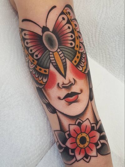 Butterfly lady tattoo by Nikko Barber aka nikkotattooer #NikkoBarber #Nikkotattooer #Berlintattoo #tattooBerlin #traditional #AmericanTraditional #color #oldschool #butterfly #ladyhead #flower #surreal