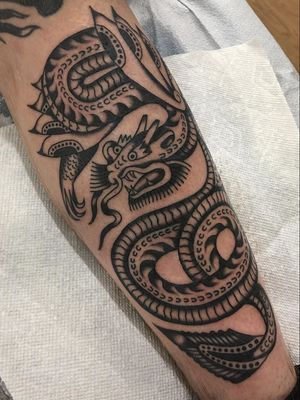 Traditional tattoo by Enrico Grosso aka Henry Big #EnricoGrosso #HenryBig #traditional #americantraditional #trad #traditionaltattoo #blackwork #dragon #japanese