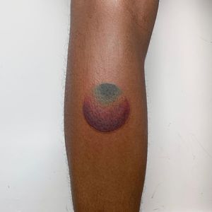 Watercolor tattoo by Zachary aka babysfirstcig #Zachary #Babysfirstcig #coverupsagainstabuse #coveruptattoos #coverup #tattoocommunity #tattooartist #watercolor #color #circle #shapes #rainbow #leg