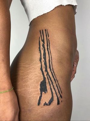 Blackwork tattoo by Rosa Laura #RosaLaura #nationalcomingoutday #queer #qttr #lgbt #lgbtqia #blackwork #linework #abstract #expressionism