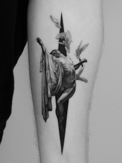 Roberto Ferri tattoo by Pawel Indulski #PawelIndulski #finearttattoos #arthistory #RobertoFerri #realism #blackandgrey #doves #birds #body