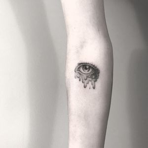 Hand poke tattoo by Sabrina Drescher aka stabdee #SabrinaDrescher #StabDee #handpoketattoo #illustrative #dotwork #handpoke #eye