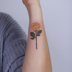 Rose tattoo by Okid Tattoo #OkidTattoo #rosetattoo #rosetattoos #rosetattooidea #rose #roses #flower #floral #petals #plant #nature #bloom 