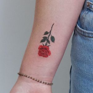 Rose tattoos by Okid Tattoo #Okidtattoo #rosetattoo #rosetattoos #rosetattooidea #rose #roses #flower #floral #petals #plant #nature #bloom 