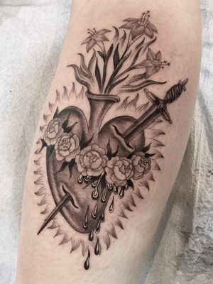 Rose tattoo by Tamara Santibanez #TamaraSantibanez #rosetattoo #rosetattoos #rosetattooidea #rose #roses #flower #floral #petals #plant #nature #bloom 