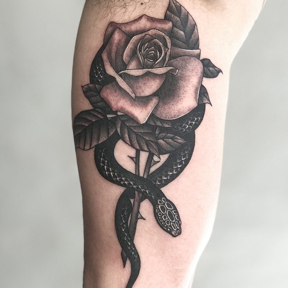 Rose tattoo by Javier Betancourt #JavierBetancourt #rosetattoo #rosetattoos #rosetattooidea #rose #roses #flower #floral #petals #plant #nature #bloom 