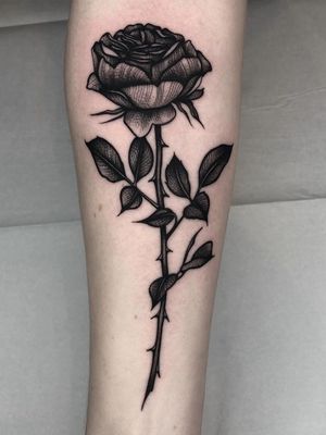 Rose tattoo by Tine De Fiore #TineDeFiore #rosetattoo #rosetattoos #rosetattooidea #rose #roses #flower #floral #petals #plant #nature #bloom 