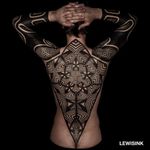 Kinetic tattoo by Lewisink aka blacksymmetry #lewisink #blacksymmetry #paris #france #paristattoo #paristattooartist