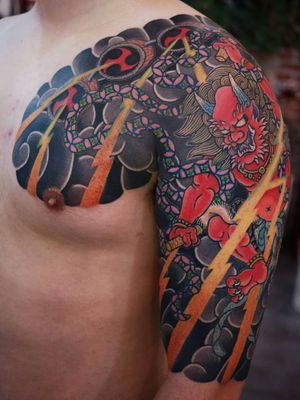 Raijin tattoo by Horikaka #Horikaka #Raijintattoo #Raijin #shouldertattoo #lightning 