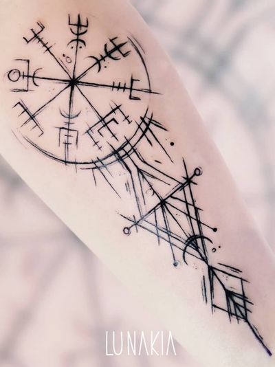 Vegvisir tattoo by Lunakia Tattoo #Lunakiatattoo #lunakia #vegvisir #vikingtattoo #viking #norse #norsemythology #norsesymbols #symbols