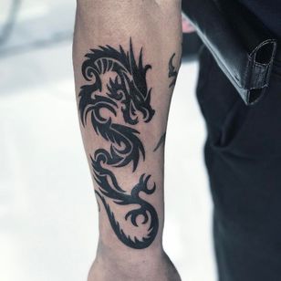 Tribal dragon tattoo by Sebastian Olivares #SebastianOlivares #tribaldragontattoo #tribal #dragontattoos #dragontattoo #dragon #mythicalcreature #myth #legend #magic #fable