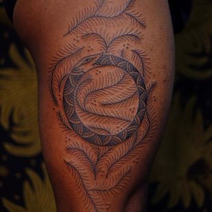 Beautiful ouroboros by Jayaism #Jayaism #floral #nature #plant #abstract #illustrative #ouroboros #tattoosondarkskin #darkskintattoos