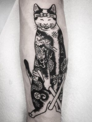 Monmon cat tattoo by Horitomo #Horitomo #monmoncat #monmoncattattoo #cat #tattooedtattoo #samuraicat #dragon #japanesetattoos #japanese #irezumi #japanesemythology #mythology 