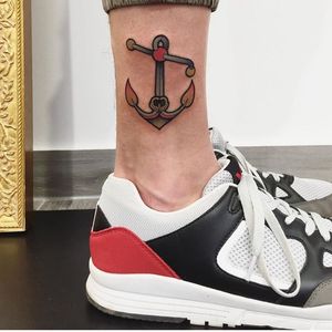 Bold masculine anchor tattoo by Friedrich Von Heyden #FriedrichVonHeyden #small #anchortattoo #traditional #legtattoo