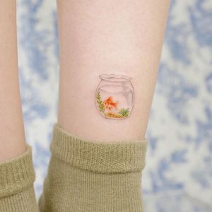 Illustrative watercolor tattoo by Ovenlee #Ovenlee #OvenleeTattoo #StudioBySol #watercolor #illustrative #colorpencil #sketch #cute #fish #goldfish #goldfishbowl #animal #nature