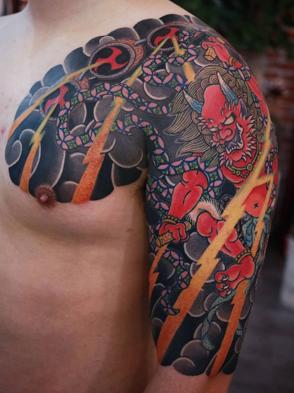 Momotaro Tattoo - Ông em chịu đau tốt quá :) #irezumi #japanese #tattoo  #tiensusu #26bđườngthành #hànội Hotline: 01666662113. | Facebook