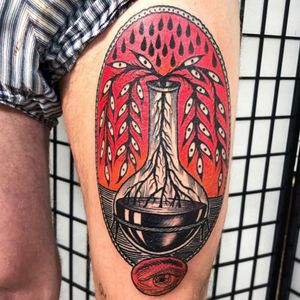 Alchemical thigh tattoo by Teide #Teide #Esoteric #Esoterictattoo #Esoterictattoos #alchemytattoo #alchemytattoos#alchemy #eye #plant #chemist #darkart