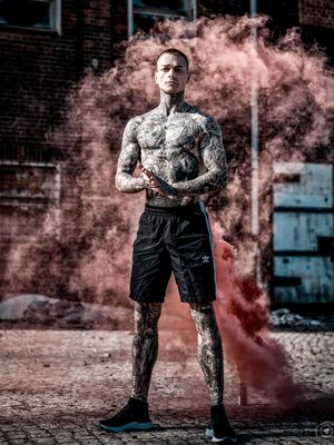Sebastian Wog photographed by herzblick_fotografie #SebastianWog #herzblick_fotografie #tattoomodel #tattooedmodel