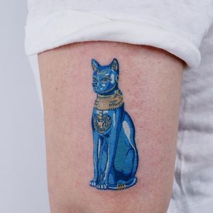 Sphynx cat tattoo by Log Tattoo #LogTattoo #cattattoos #cattattoo #kittytattoo #kitty #cat #petportrait #animal #nature #sphynx #egyptian #egyptiancat 