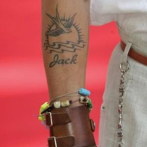 Johnny Depp’s real version of the tattoo #filmtattoos #movietattoos #nauticaltattoos #JohnnyDepp #jacksparrow #swallow #piratesofthecaribbean #piratetattoo #traditionaltattoo