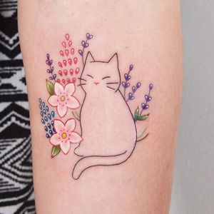 Cat tattoo by Jessica Channer #JessicaChanner #illustrative #catoutline #minimalcat #smallcat #flowers #floral #cattattoos #cattattoo #kittytattoo #kitty #cat #petportrait #animal #nature