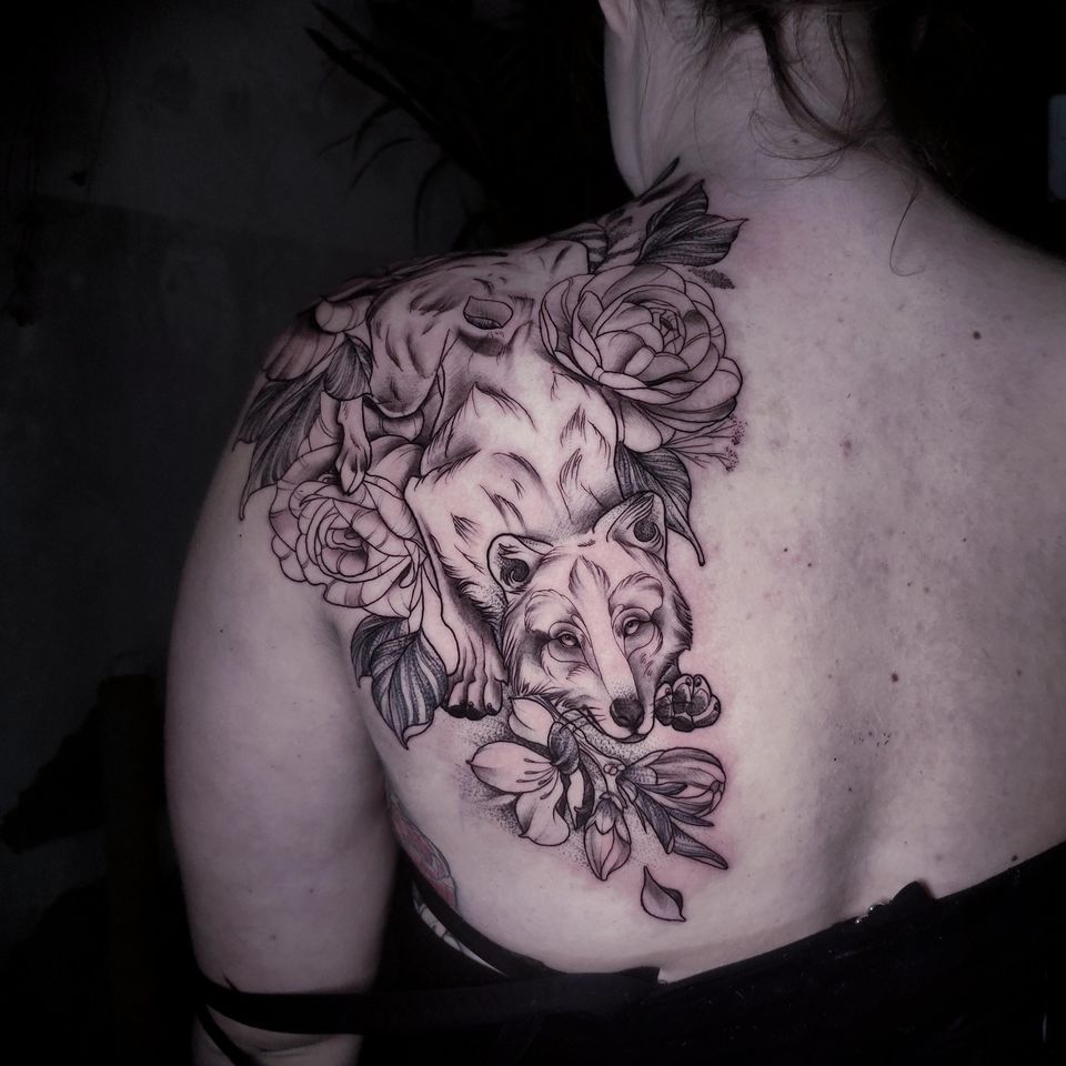 Vegan tattoo by Naemi of Das Baumhaus #Naemi #DasBaumhaus #ecotattoo #vegantattoo #ecotattooer #ecofriendlytattoo #vegantattooer #ecoresponsibletattoo #biodegradabletattoosupply #animalfriendlytattoo