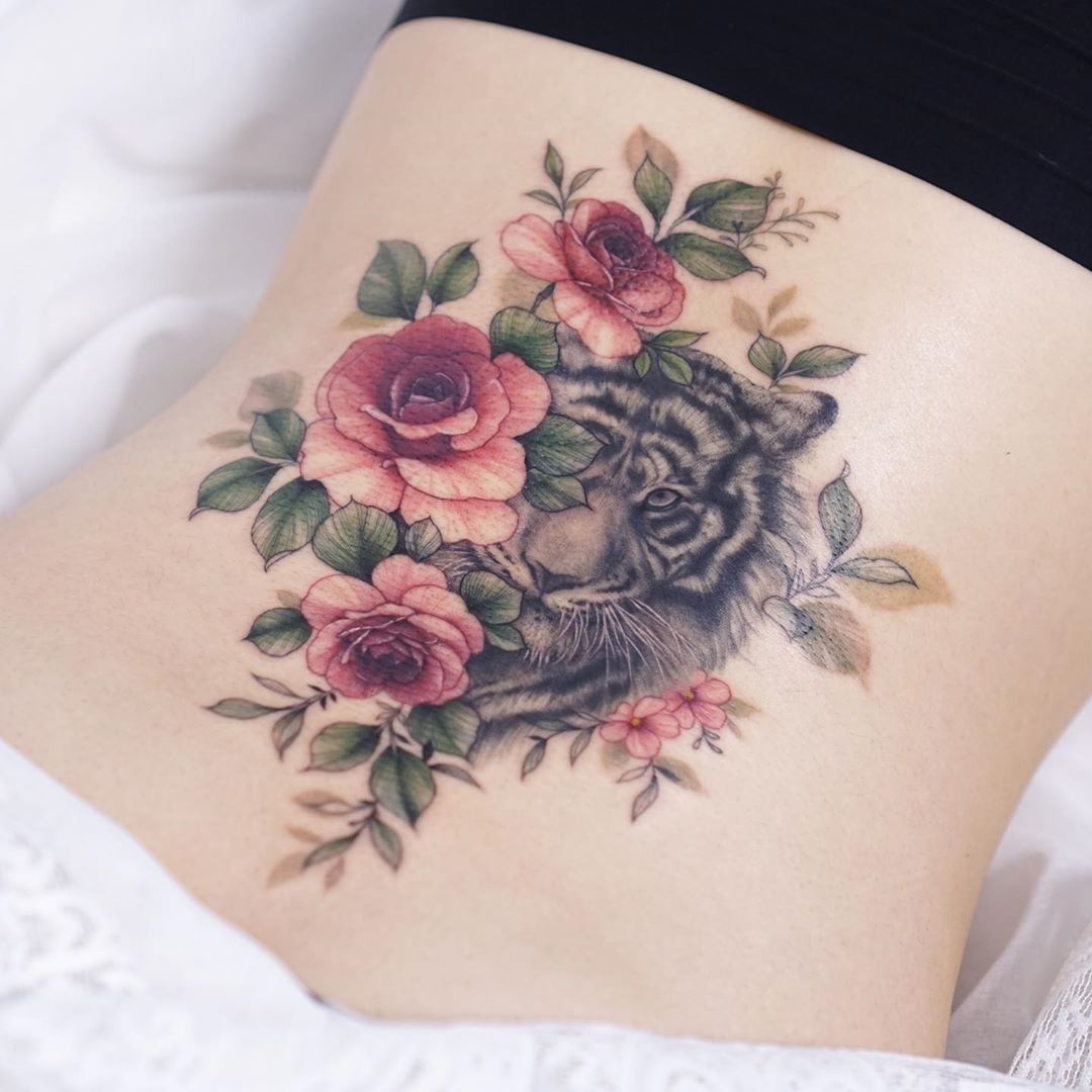 Tiger and rose tattoo : r/TattooDesigns