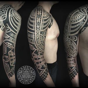 Polynesian blackwork sleeve by Samuel Christensen #SamuelChristensen #polynesiantattoo #polynesiansleeve #tribal #sleevetattoo