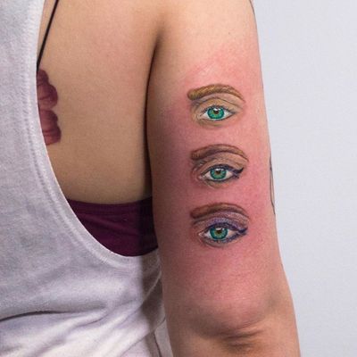 Tattoo by Anya Tsyna #AnyaTsyna #illustrative #realism #color #surreal #strange #unique #gems #diamond #ornamental #jewelry #fineart #eye 
