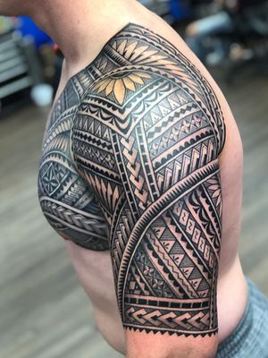 Polynesian half sleeve and chest panel by Vii Ngata #ViiNgata #polynesiantattoo #tribal #pattern 