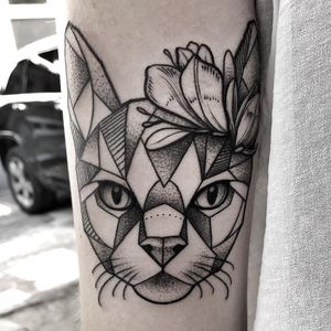 Geometric cat tattoo by Aleksandra Kozubska #AleksandraKozubska #geometriccattattoo #geometric #Linework #dotwork #shapes #cattattoos #cattattoo #kittytattoo #kitty #cat #petportrait #animal #nature