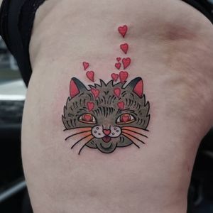 Cat tattoo by Lara aka 90sdolphintattoo #Lara #90sdolphintattoo #LaraThomsonEdwards #cat  #kitty #hearts 