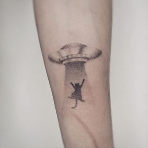 Cat tattoo by Marfu Tattoo #MarfuTattoo #handpoke #ufo #abduction #cattattoos #cattattoo #kittytattoo #kitty #cat #petportrait #animal #nature