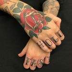 “Hold Fast” knuckles by Jack Newton #JackNewton #sailortattoo #holdfasttattoo #rosetattoo #knuckles #lettering #oldschool #traditional