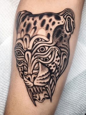 Surreal leopard tattoo by Bobby aka Monkey Bob #Bobby #MonkeyBob #SeoulInkTattoo #Seoul #Korea #Seoultattoo #Seoultattooartist #Seoultattooshop #surreal #leopard #cat #junglecat #illustrative