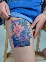 Watercolor tattoo by Denon Tattoo #DenonTattoo #Denon #watercolor #natural #organic #flowing #nature #floral #water #leg