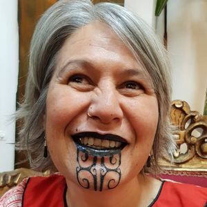 Traditional ta moko face tattoo by Pip Hartley #PipHartley #karangaink #tamoko #manawahine #mokokauae #indigenous #markings #machinefree #uhi #handpoke