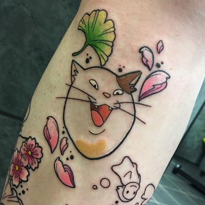 Muta tattoo by Hello Moon Creative #HelloMoonCreative #muta #cat #cherryblossoms #flower #floral #thecatreturns #StudioGhibli #anime #manga #movie 