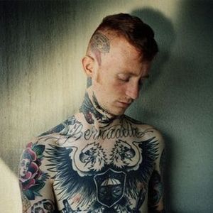 Frank Carter’s eagle chest tattoo #FrankCarter #bestrockstartattoos #tattooartist #punkrock #Britishpunk