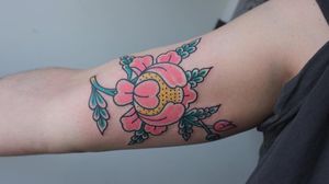 Illustrative tattoo by Aleksandr Tagunov aka tahunou #AleksandrTagunov #tahunou #illustrativetattoo #peony #flower #arm