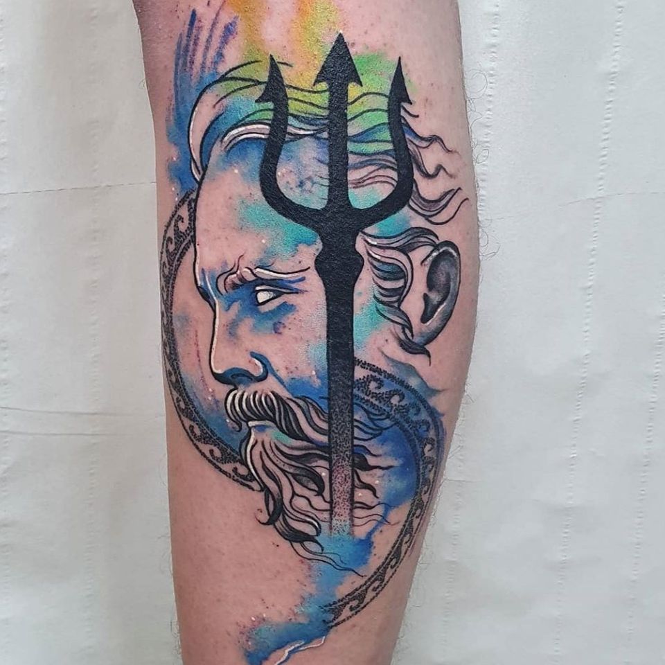 Trident tattoo by Lyndon Minor Tattoo #LyndonMinorTattoo #LyndonMinor #tridenttattoo #trident #watercolor #illustrative #portrait #neptune 